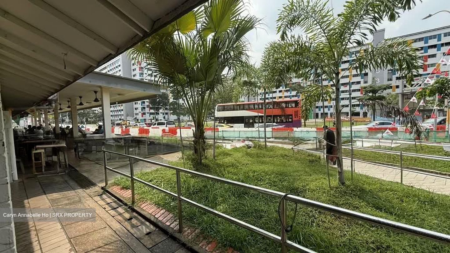 Jurong West Street 92 (D22), Shop House #589671621